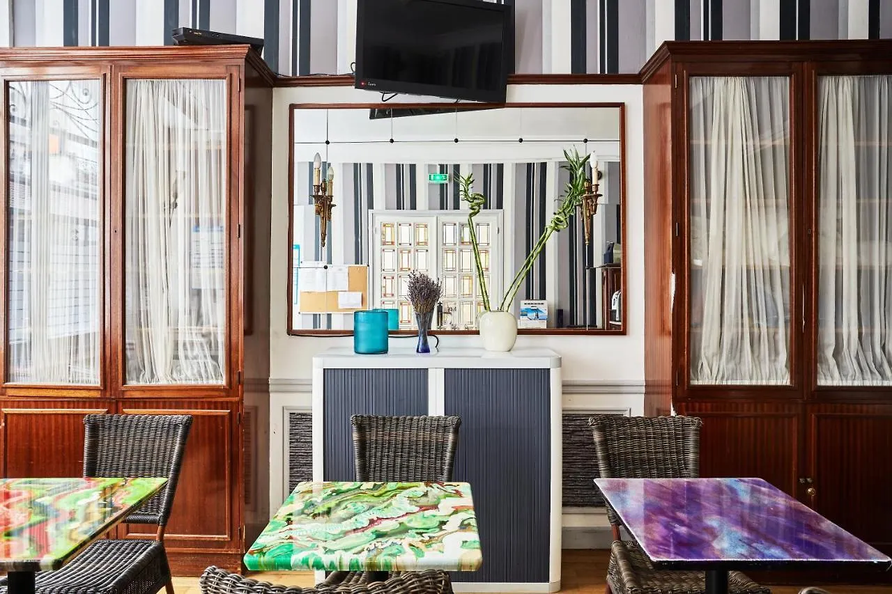 Tiquetonne Hotel *